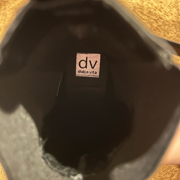 Women’s size 9 Dolce Vita Chelsea Boot - Picture 5 of 6